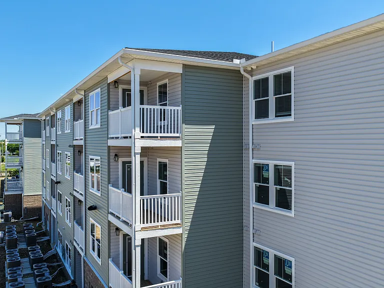 The Caravel Apartments — Photo 36