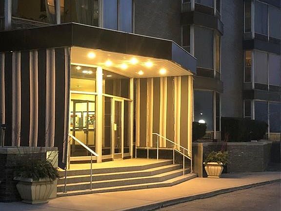 4th image of 8200 E Jefferson Ave #60/605-605
