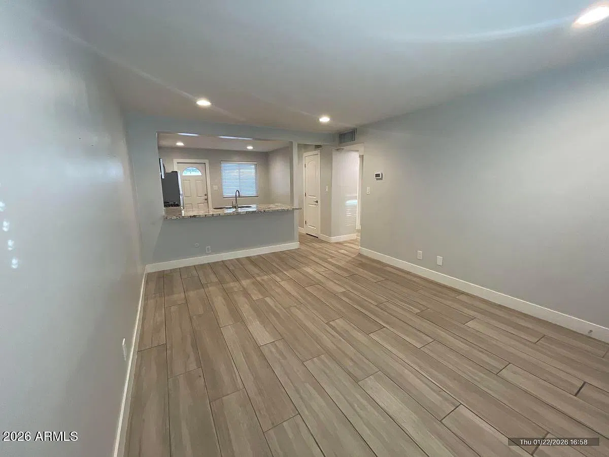 2 bed, 1.0 bath, 1695 sqft, $1,700 — Photo 3