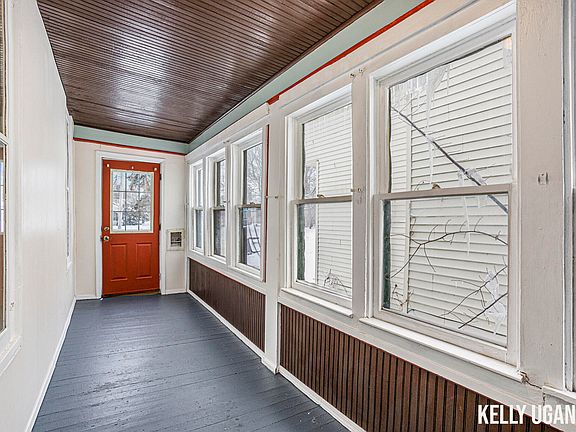 5th image of 320 Myrtle Ave