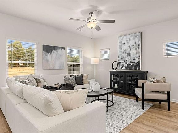 4th image of 1043 Merritt Dr #90