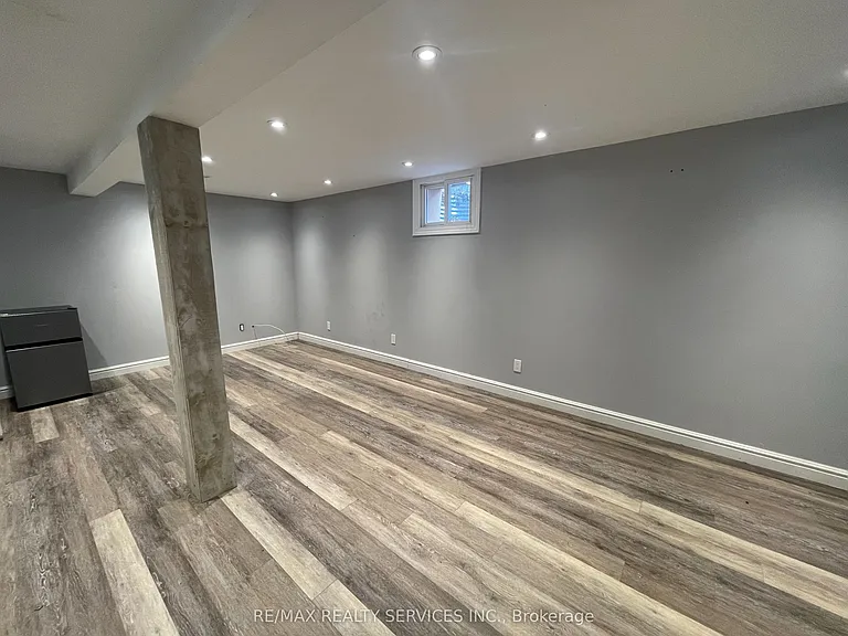 109 River Rd — Photo 14