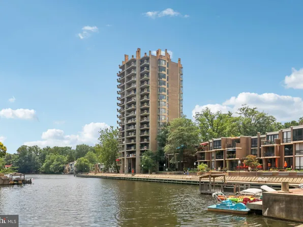 11400 Washington Plz W APT 301, Reston, VA 20190