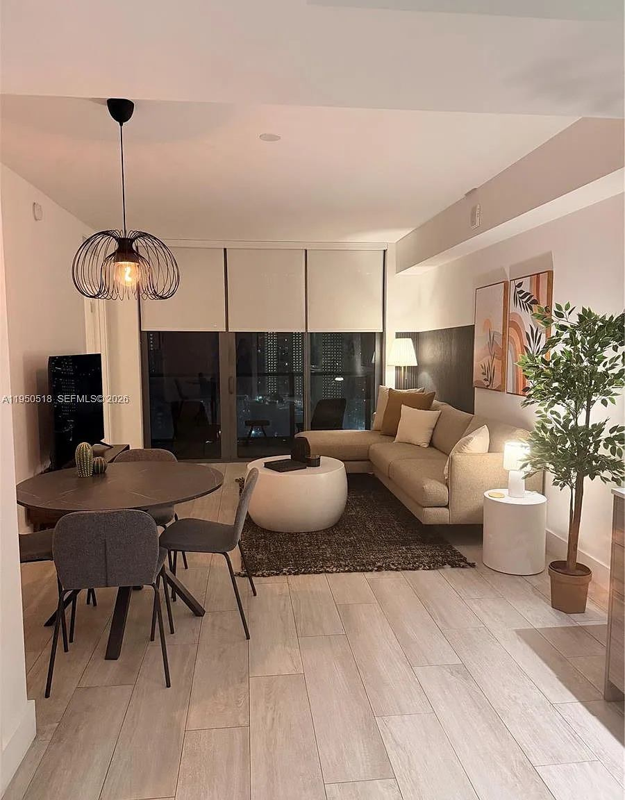 3401 Midtown Condo — Photo 4