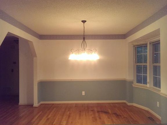 3rd image of 81 Oak Hill Dr