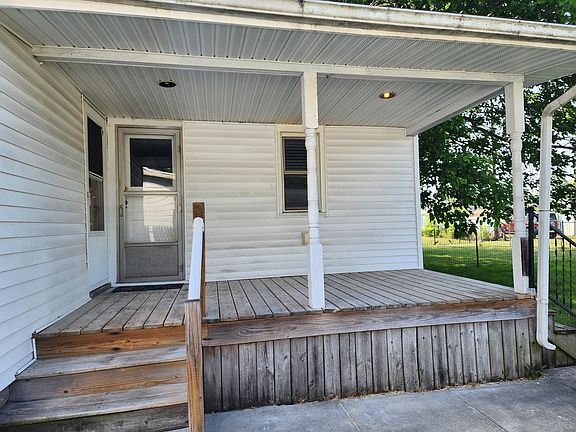 3rd image of 1122 W 7th St #3