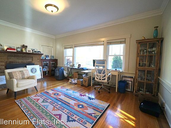 2nd image of 160-164 Waverley St #160