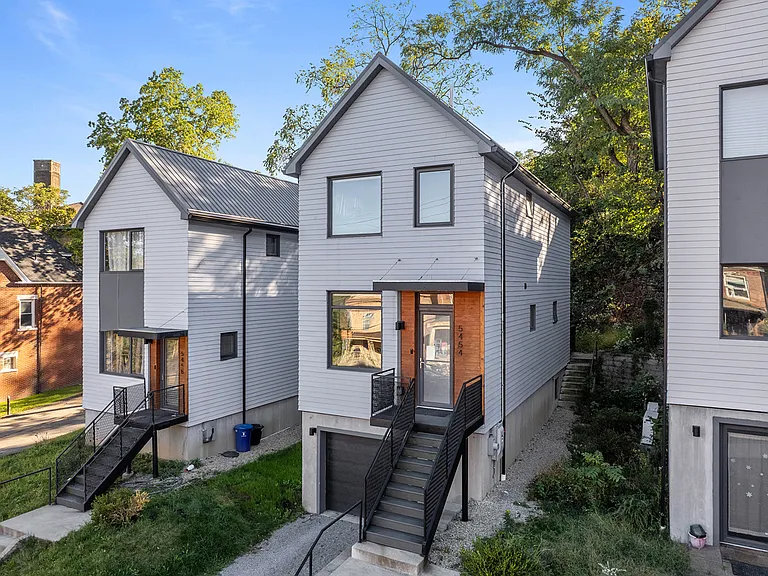 5454 Black St — Photo 2
