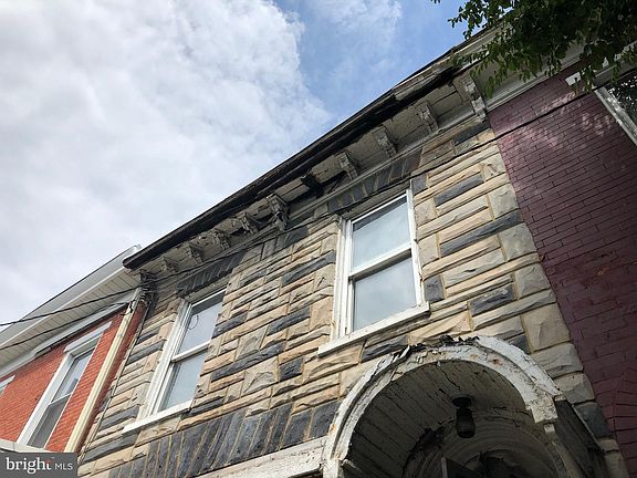 3rd image of 315 E 10th St