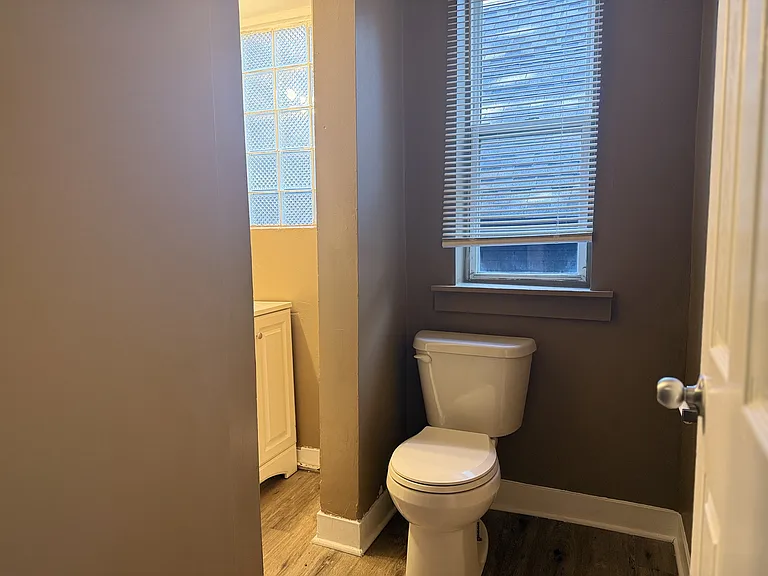 8833 S Exchange Ave #3F — Photo 10