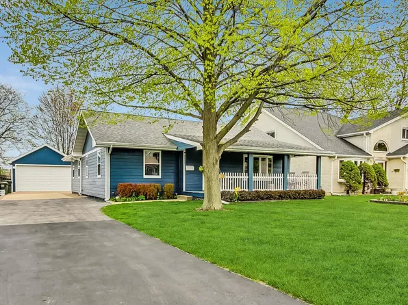 9209 N Ashland Ave, Niles, IL 60714