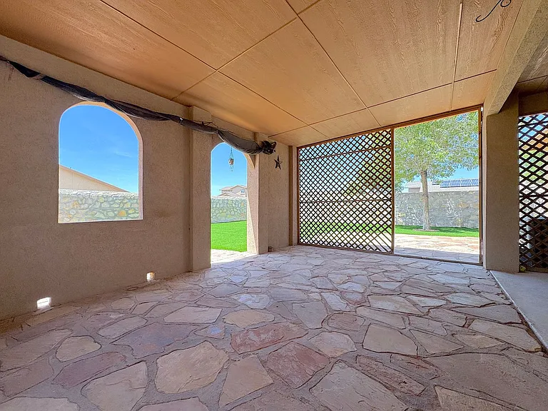 10421 Silvercloud Dr — Photo 26