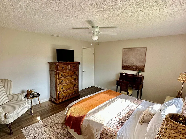 1535 Ultramarine Ln — Photo 18