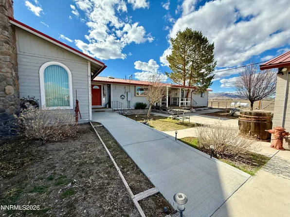 30 E Tognoli Ln, Yerington, NV 89447