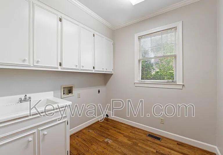 879 Sparkleberry Rd — Photo 26