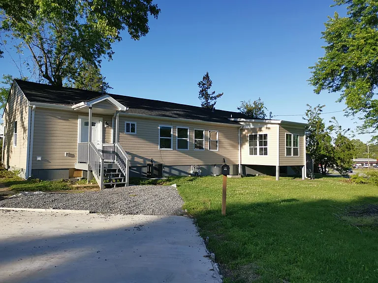 102-104 Latimer Rd — Photo 4