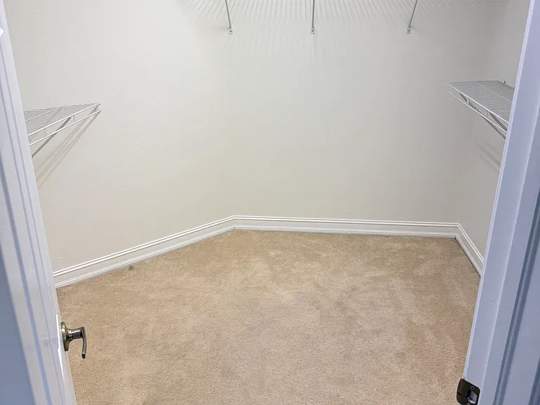 1166 Royal Palm Dr — Photo 8