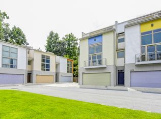 1374 Stirling Cir NW, Atlanta, GA 30318