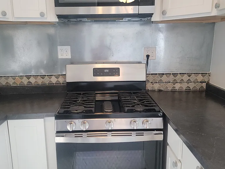 808 E Water St #A — Photo 4