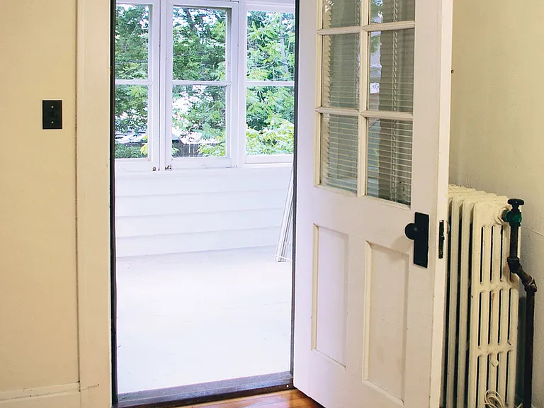 2530 Kendall Ave — Photo 12