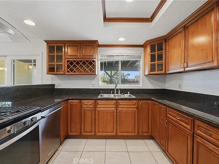 937 N Greenpark Ave — Photo 5