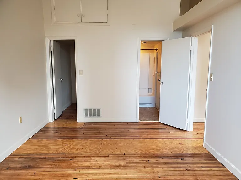Charming Apartments in Prime Lancaster City Location - Walking distance of Central Market! — Photo 8
