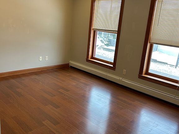 4th image of 615 Holly Ave