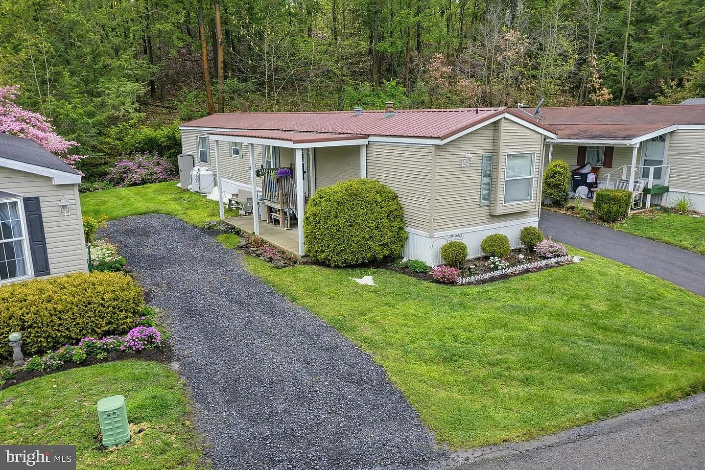 1114 Willow Dr photo 1
