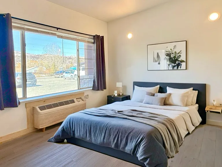 Ski Town Apartments — Photo 8