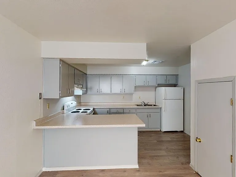 620 Morris St NE — Photo 15