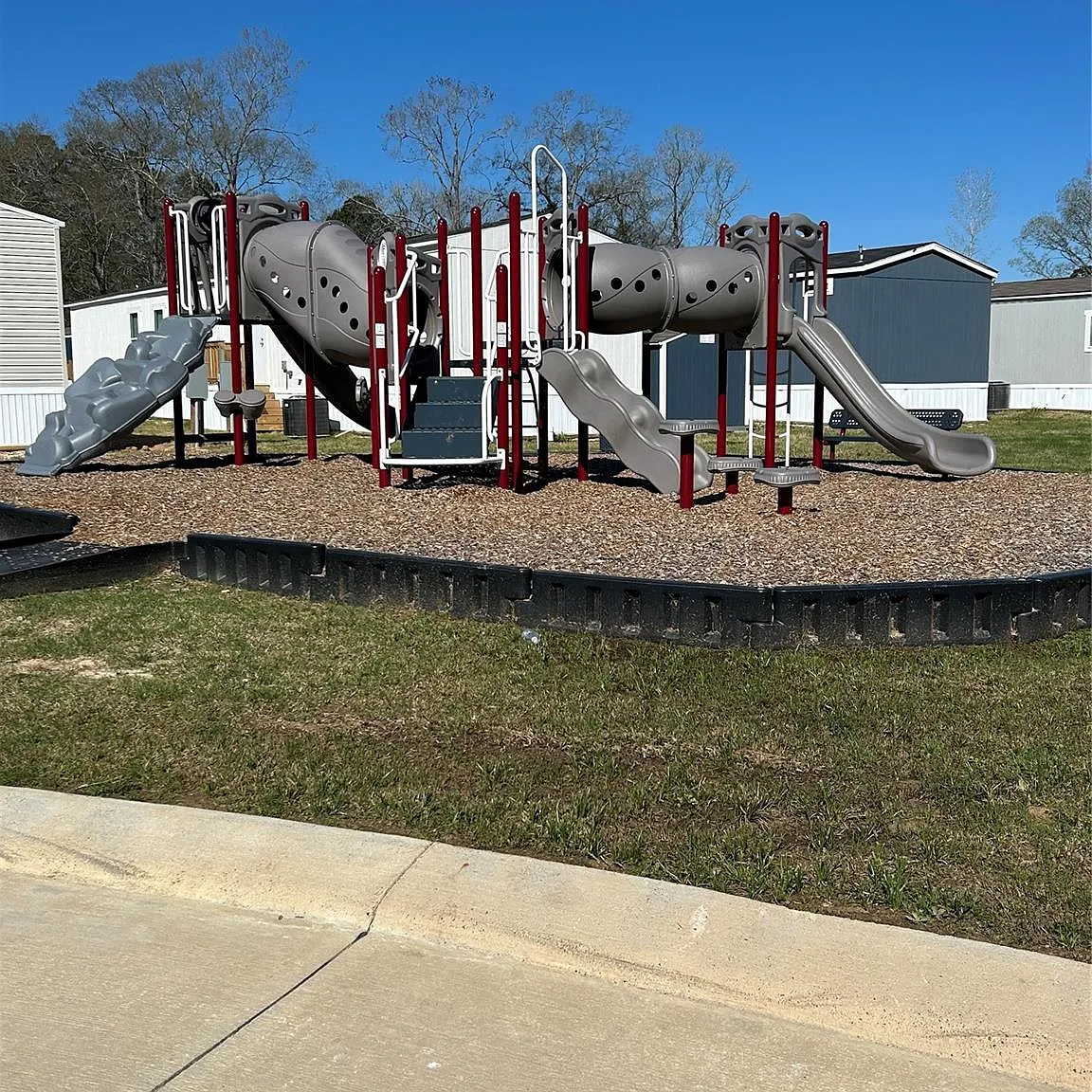4 bed, 2.0 bath, 1280 sqft, $1,600 — Photo 3