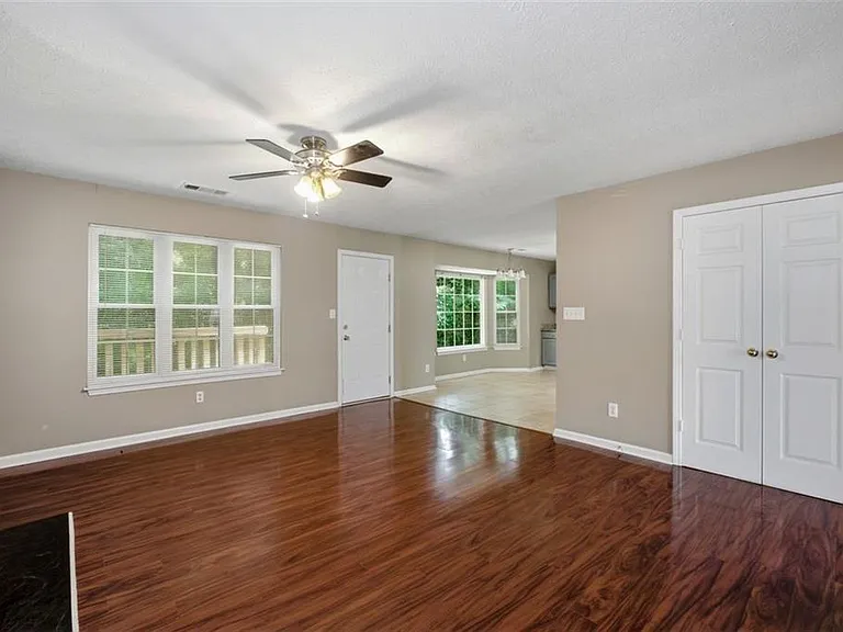 800 Revena Dr — Photo 10