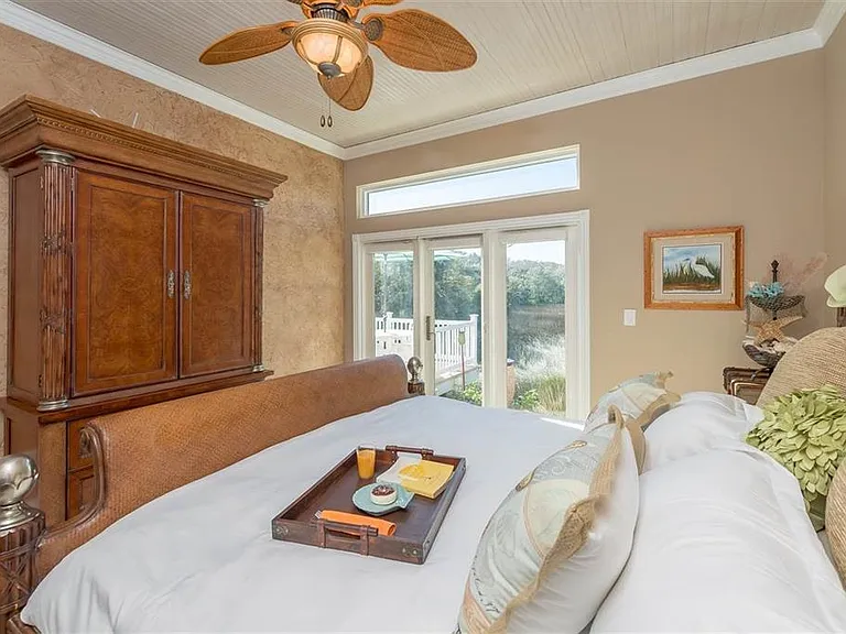 208 Somerset Ct — Photo 17