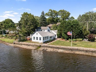 166 New Meadow Rd, Barrington, RI, 02806