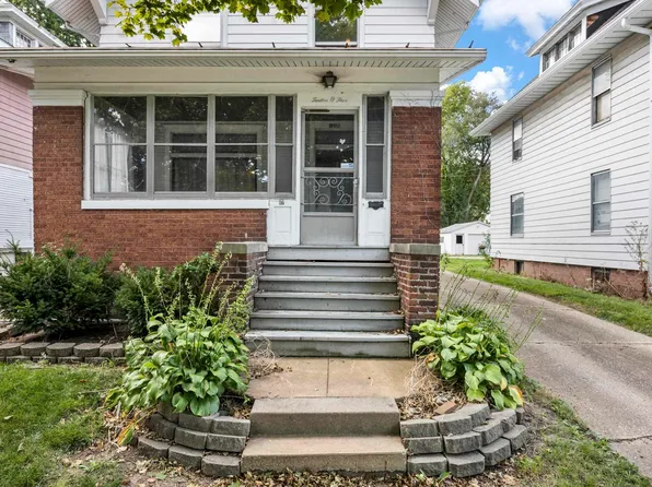 1205 N University St, Peoria, IL 61606