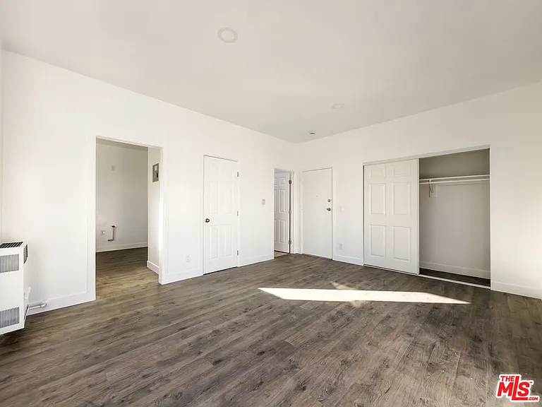 908 S Normandie Ave #16 — Photo 13