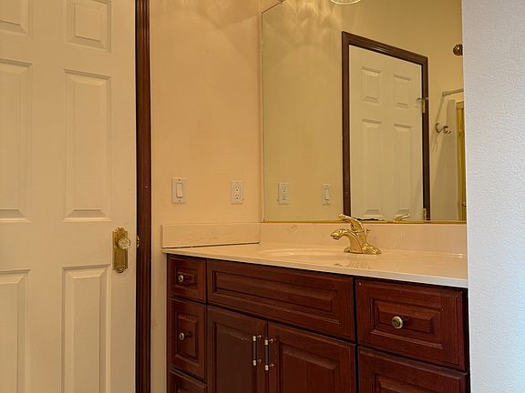 4th image of 2518 Bristol Dr