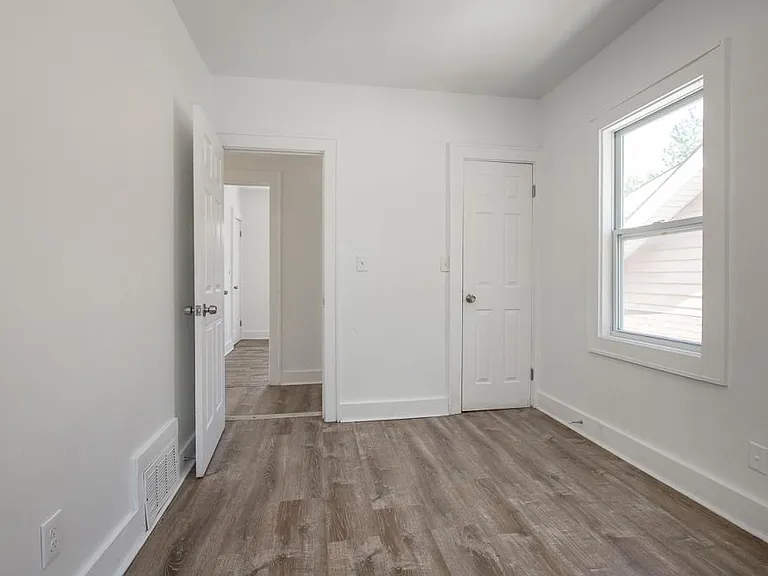 1224 E 175th St — Photo 11
