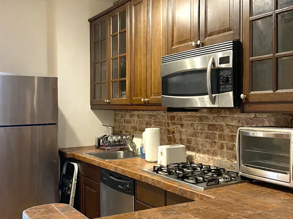 913 Garden Street image 1 of 16