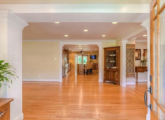 3rd image of 7216 University Dr