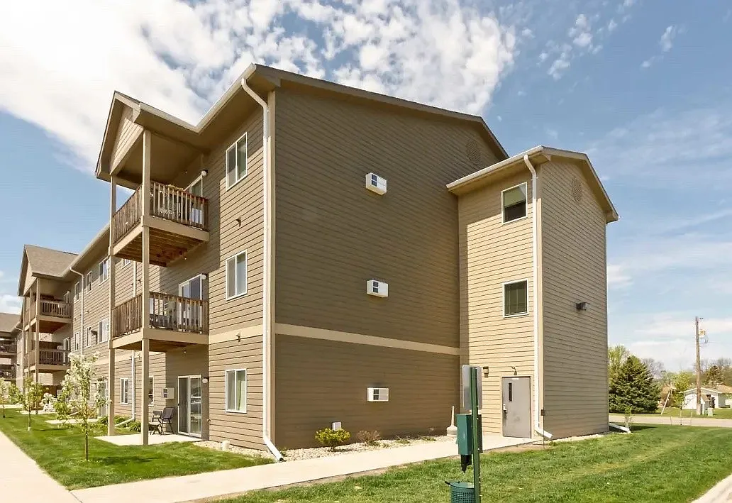 Prairie Springs Apartments — Photo 2