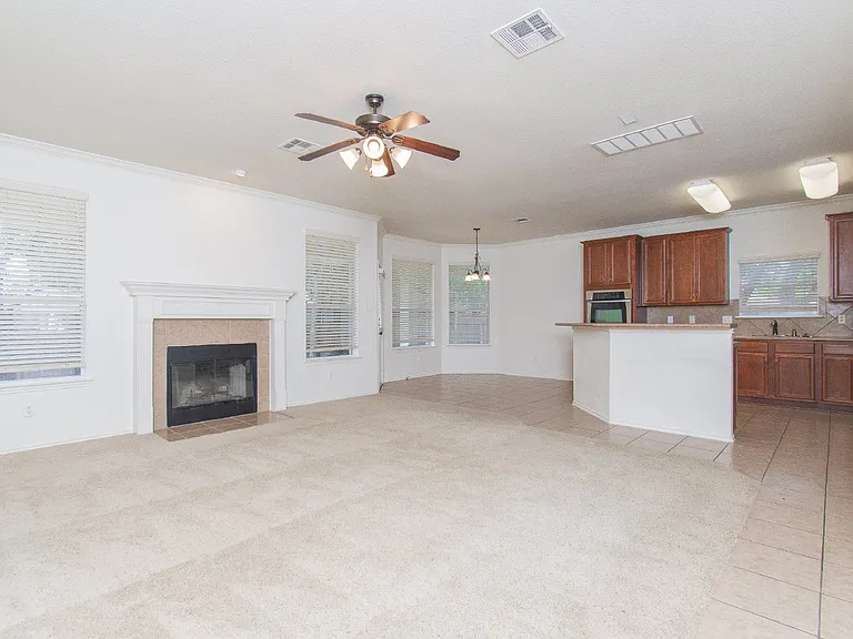 4902 Selenite Ct — Photo 5