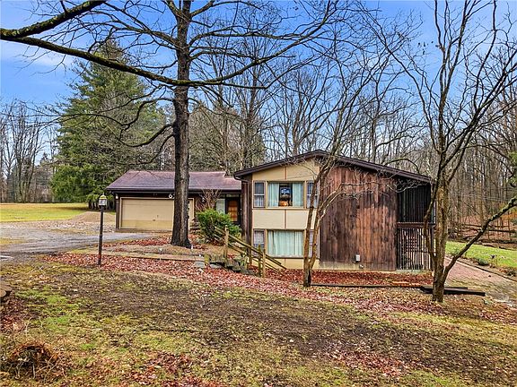 2nd image of 622 Woodland Dr