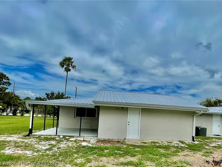 1409 Palm Way — Photo 8