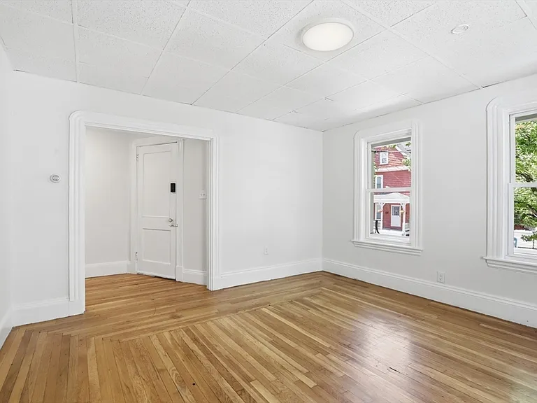 121 Glendale St #1 — Photo 9