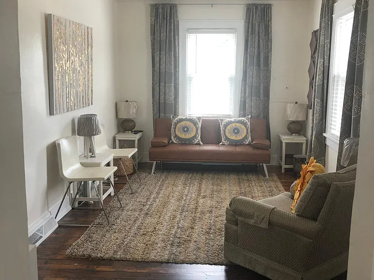 400 Franklin Ave — Photo 17