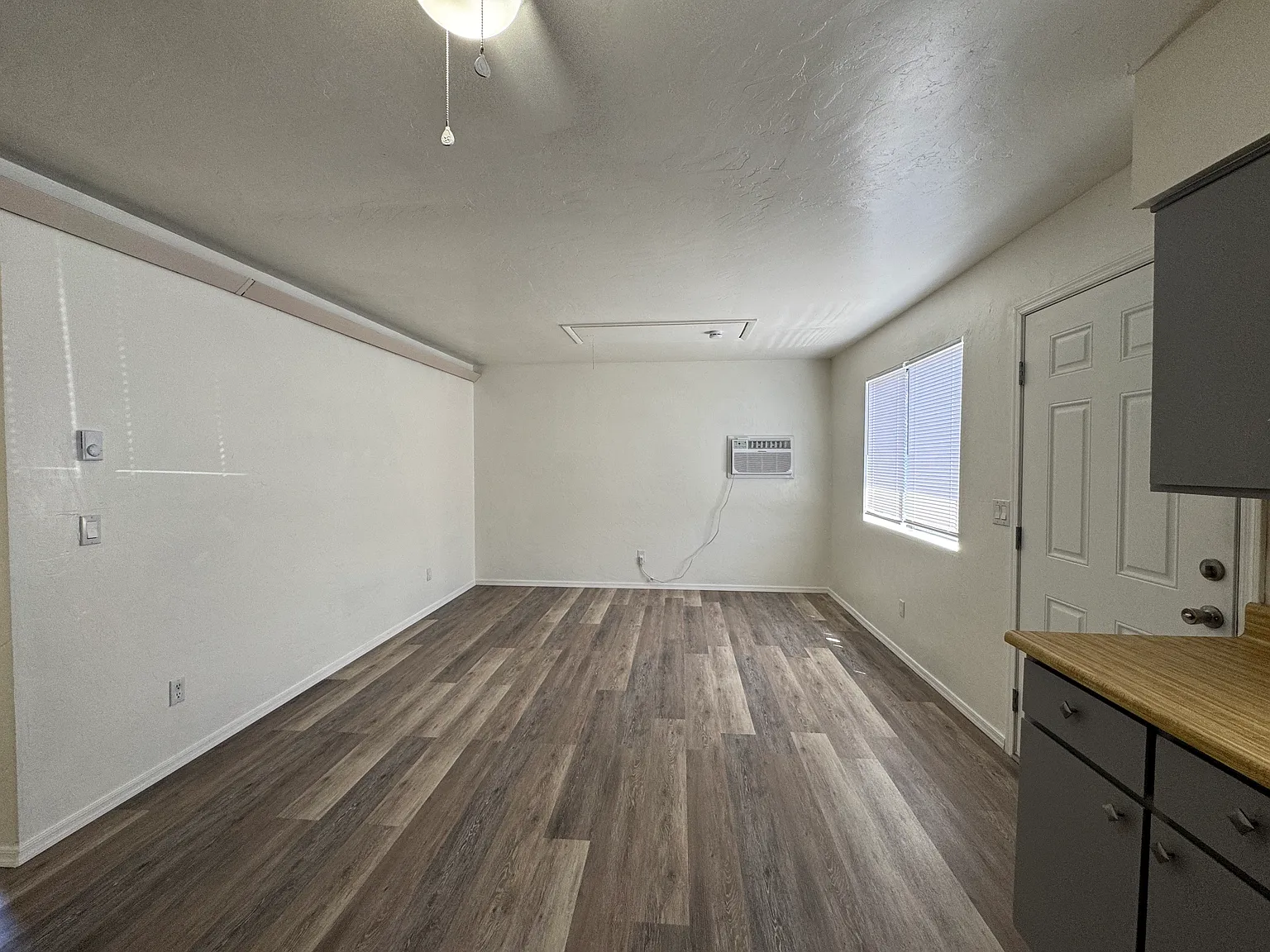 2996 North Truwood Drive - C — Photo 3