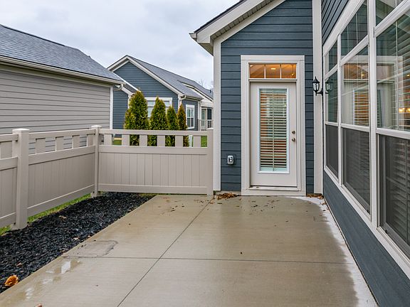 3rd image of 2623 Gardenview Loop