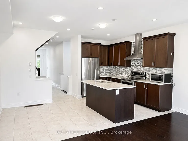 103 Drizzel Cres — Photo 4