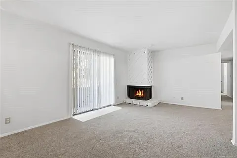 2 bed, 1026 sqft, $1,200 — Photo 3